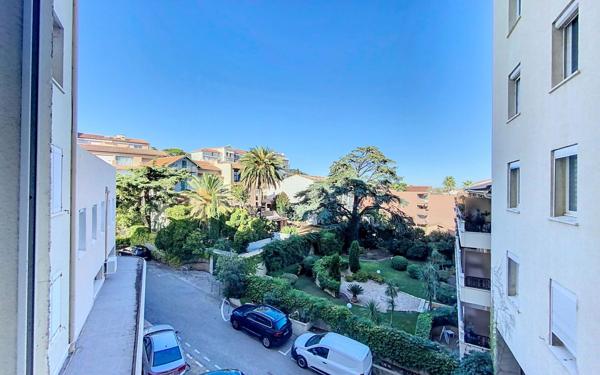 Appartement à louer    3 pièces •  Sainte-Maxime