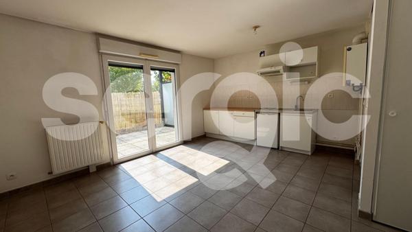 Location 2 Pieces 44 49100 Angers 23 0808 01 0055