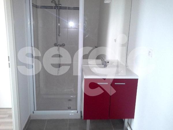 Location 2 Pieces 44 49100 Angers 23 0808 01 0055
