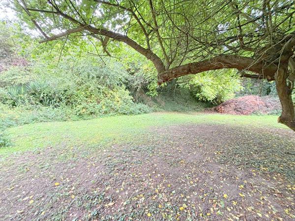 A vendre - SUD CHAUMONT EN VEXIN - maison à rénover 176 m² habitables - 800 m² de terrain