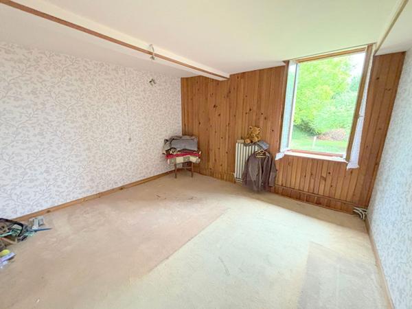 A vendre - SUD CHAUMONT EN VEXIN - maison à rénover 176 m² habitables - 800 m² de terrain