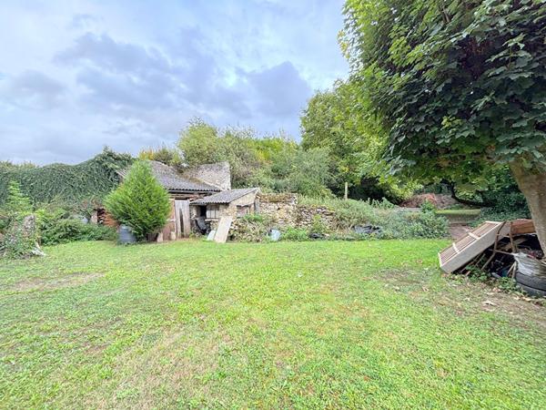 A vendre - SUD CHAUMONT EN VEXIN - maison à rénover 176 m² habitables - 800 m² de terrain
