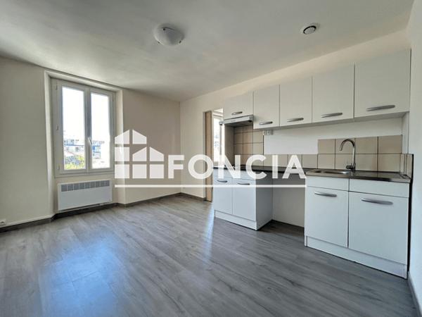 Location Studio 32 m² - 134 BOULEVARD MARECHAL JOFFRE Toulon Cedex 83000
