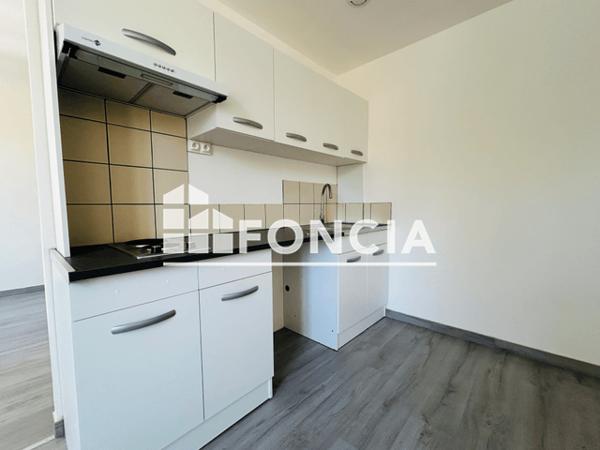 Location Studio 32 m² - 134 BOULEVARD MARECHAL JOFFRE Toulon Cedex 83000