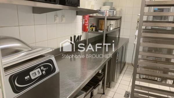 Bar, brasserie, pmu zone d'activité commerciale