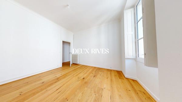 T4 - Traversant 112m2 - Terrasse calme 13 m2 acces salon / cuisine