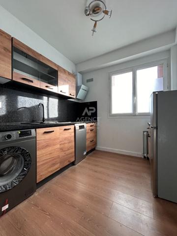 Appartement Poissy 1 pièce(s) 29.12 m2 Loyer €755/mois charges comprises **  - Référence  9042