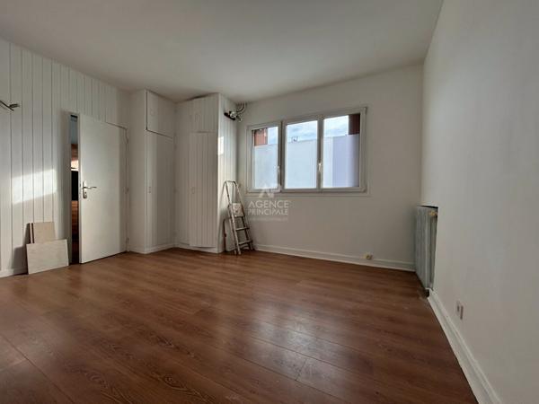 Appartement Poissy 1 pièce(s) 29.12 m2 Loyer €755/mois charges comprises **  - Référence  9042
