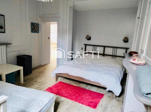 PORT DE VANNES Hauteur sous plafond au pieds des LICES