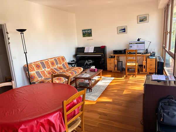 Appartement 4 pièce(s) 87 m2 545 000 € **  - Référence  13409