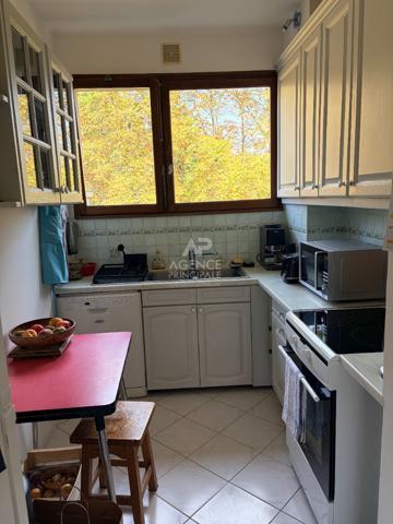 Appartement 4 pièce(s) 87 m2 545 000 € **  - Référence  13409