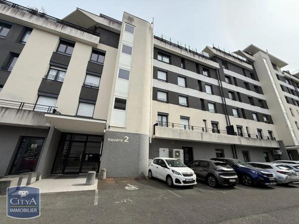 Appartement à louer 5 pièces 137.92m² Saint-Genis-Pouilly (01630)