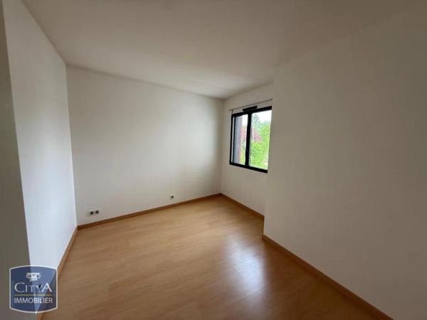 Appartement à louer 5 pièces 137.92m² Saint-Genis-Pouilly (01630)