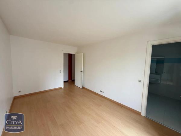 Appartement à louer 5 pièces 137.92m² Saint-Genis-Pouilly (01630)