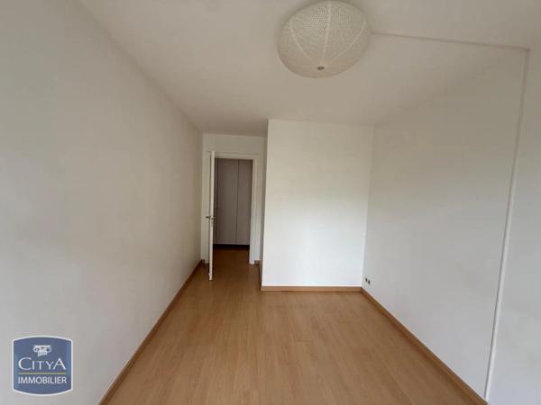 Appartement à louer 5 pièces 137.92m² Saint-Genis-Pouilly (01630)
