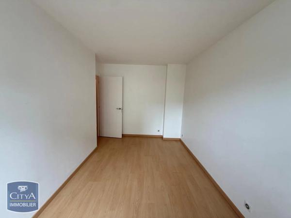 Appartement à louer 5 pièces 137.92m² Saint-Genis-Pouilly (01630)