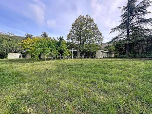 Local d activites de 430 m²