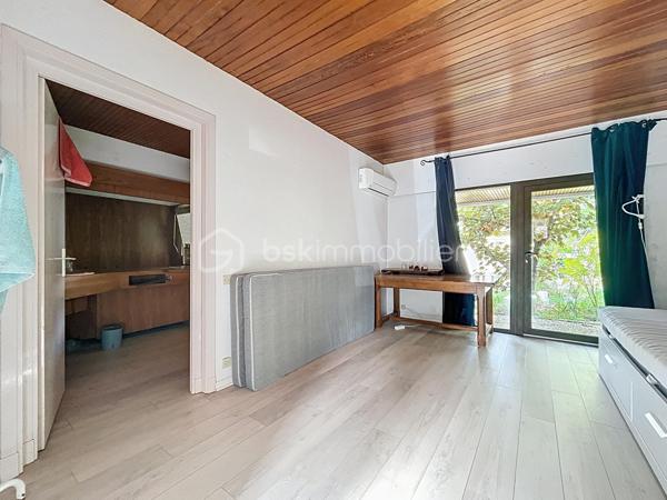 Local d activites de 430 m²