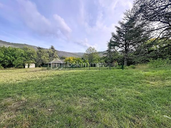 Local d activites de 430 m²