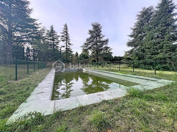 Local d activites de 430 m²