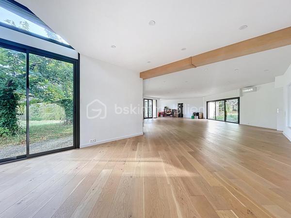 Local d activites de 430 m²