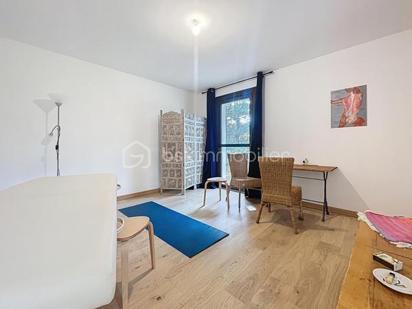 Local d activites de 430 m²