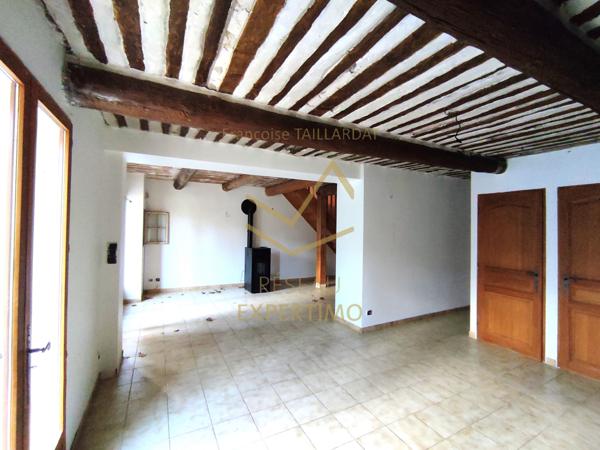 MAS EN CAMPAGNE INDIVIDUEL A RENOVER AVEC HANGAR SUR 8 440M2