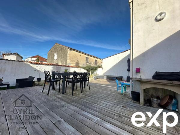 THAIRÉ – À 10 min des plages de Châtelaillon-Plage Maison rénovée – 5 pièces – Suite parentale – Terrasse, piscine & garage
