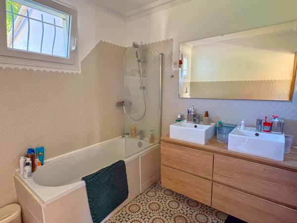 Pélissanne (13330) Maison 4 chambres sur 1000m² de terrain