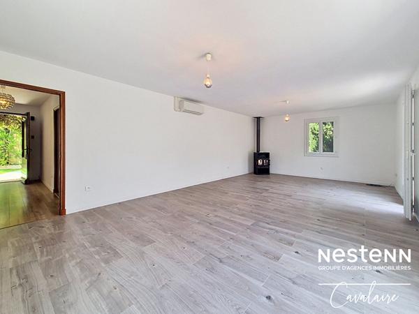 Superbe villa provençale d'environ 200 m² au sud de Cogolin sur un terrain piscinable et arboré