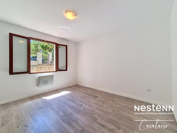 Superbe villa provençale d'environ 200 m² au sud de Cogolin sur un terrain piscinable et arboré