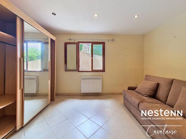 Superbe villa provençale d'environ 200 m² au sud de Cogolin sur un terrain piscinable et arboré