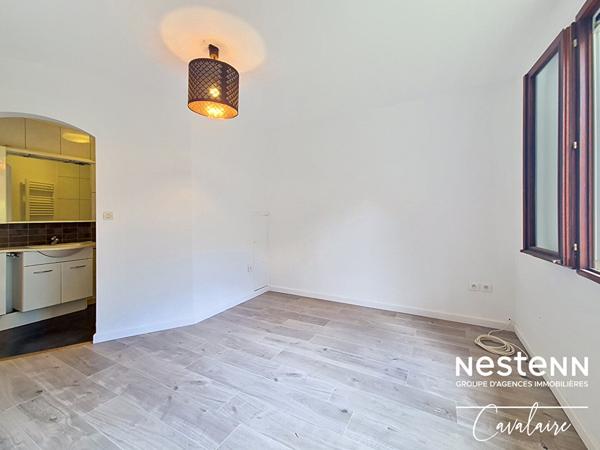 Superbe villa provençale d'environ 200 m² au sud de Cogolin sur un terrain piscinable et arboré