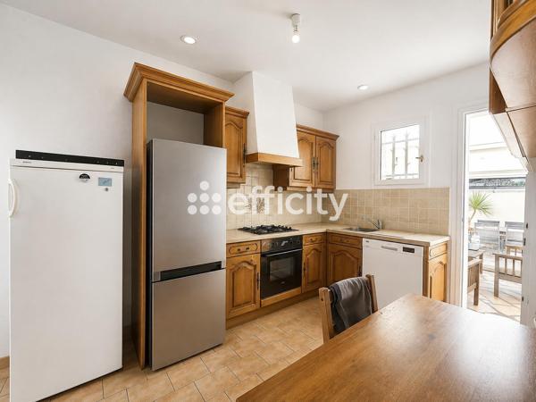 Maison
         6 pièces
        - 127 m² 460 000 € *