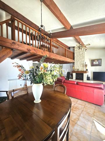 Maison
         6 pièces
        - 127 m² 460 000 € *