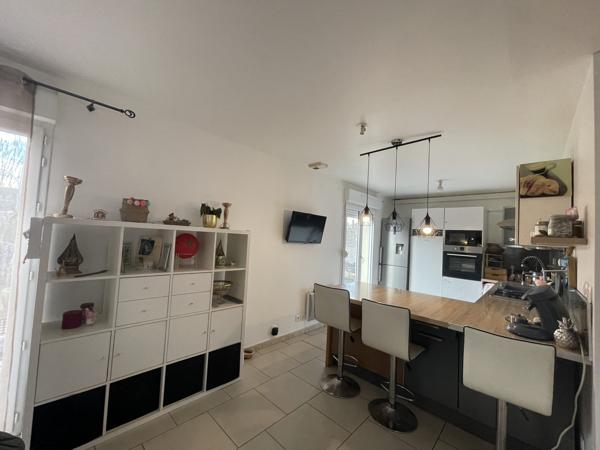 Modernité et Haute Performance Énergétique : Un Pavillon de 2012 au Potentiel Unique à Cambrai