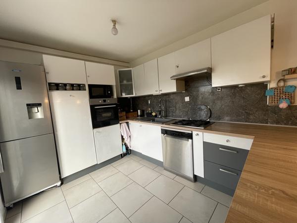 Modernité et Haute Performance Énergétique : Un Pavillon de 2012 au Potentiel Unique à Cambrai