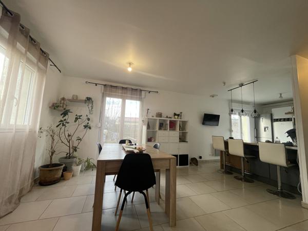 Modernité et Haute Performance Énergétique : Un Pavillon de 2012 au Potentiel Unique à Cambrai