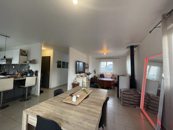 Modernité et Haute Performance Énergétique : Un Pavillon de 2012 au Potentiel Unique à Cambrai