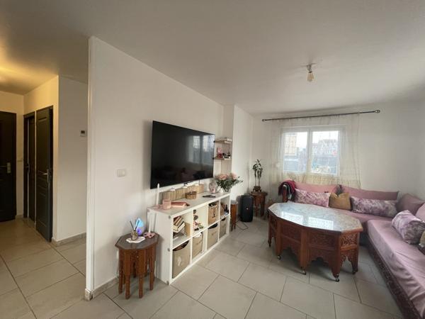 Modernité et Haute Performance Énergétique : Un Pavillon de 2012 au Potentiel Unique à Cambrai