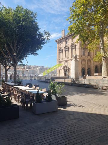 Marseille (13002) T3-4 MEUBLÉ – IMMEUBLE POUILLON – VIEUX PORT