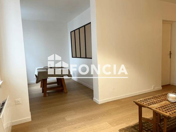 Location Appartement 2 pièces 50.1 m² - 84 RUE D'ARTOIS Lille 59000