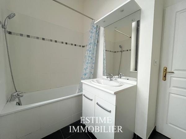 ROUBAIX SAINT-JEAN APPARTEMENT T2 AVEC STATIONNEMENT