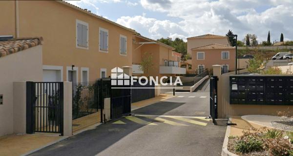 Location Maison 2 pièces 50 m² - Saint-maximin-la-sainte-baume 83470