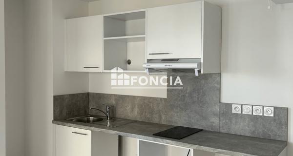 Location Maison 2 pièces 50 m² - Saint-maximin-la-sainte-baume 83470