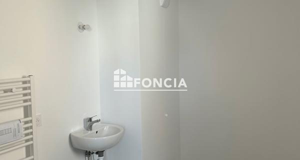 Location Maison 2 pièces 50 m² - Saint-maximin-la-sainte-baume 83470