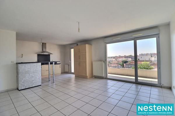 Appartement Villeurbanne T4 90 m2 GRATTE CIEL - Garage DOUBLE, balcon et cave