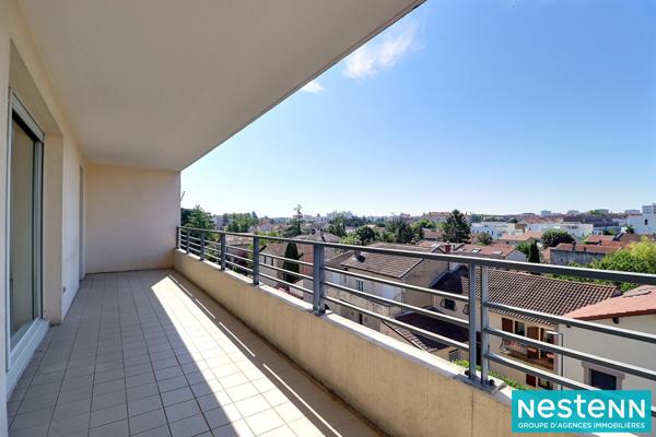 Appartement Villeurbanne T4 90 m2 GRATTE CIEL - Garage DOUBLE, balcon et cave