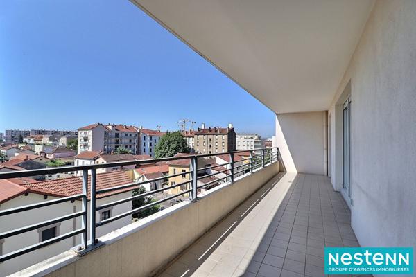 Appartement Villeurbanne T4 90 m2 GRATTE CIEL - Garage DOUBLE, balcon et cave