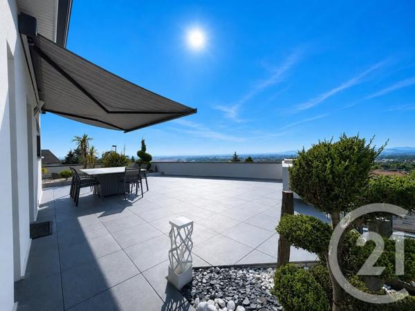 Maison à vendre  4 pièces - 251,75 m 2   CHATEAUGAY  - 63